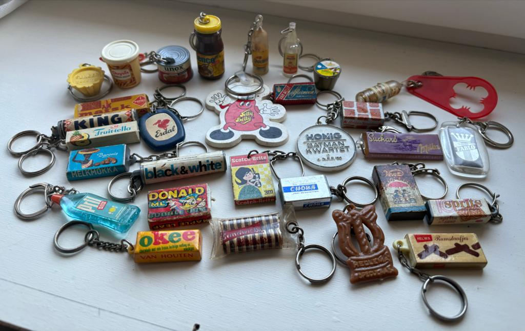 Vintage sleutelhangers - Verzameling van 30 stuks, Verzenden, Gebruikt, Merk