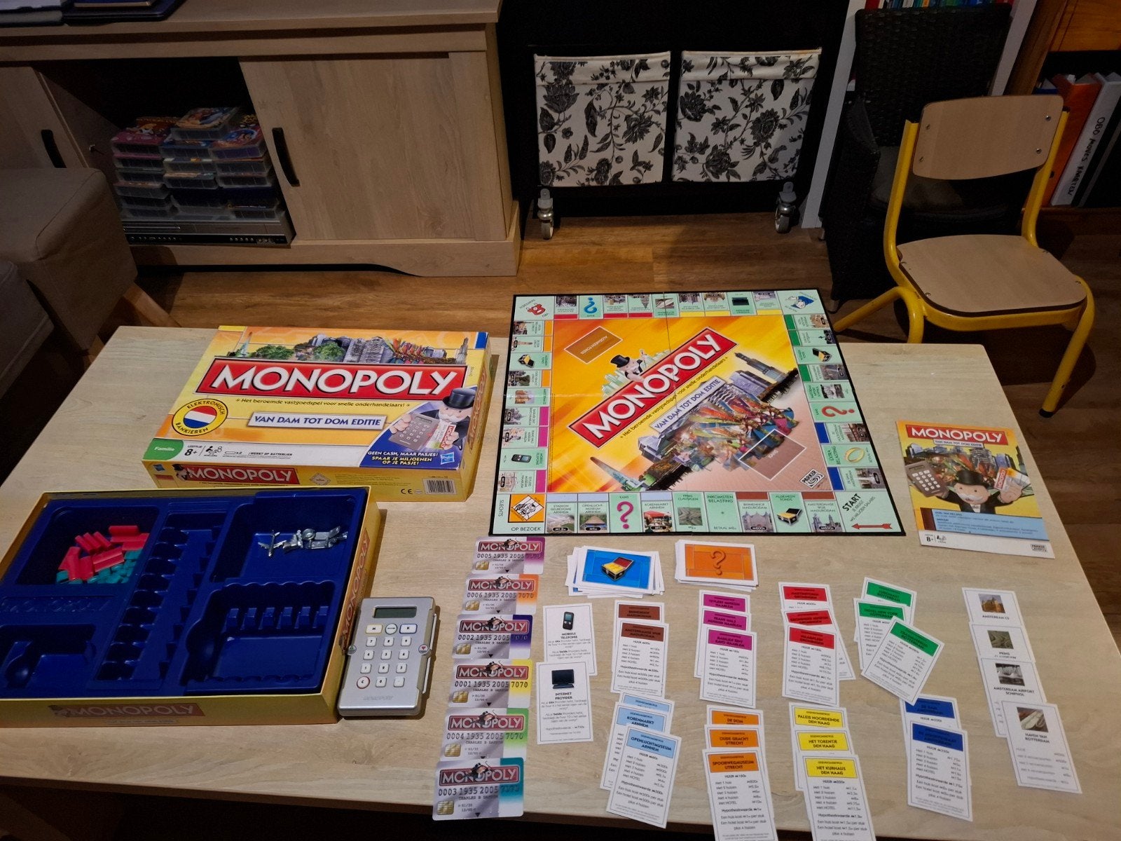 Monopoly Van Dam Tot Dom Editie - Elektronisch Bankieren, Hobby en Vrije tijd, Gezelschapsspellen | Bordspellen, Parker / Hasbro