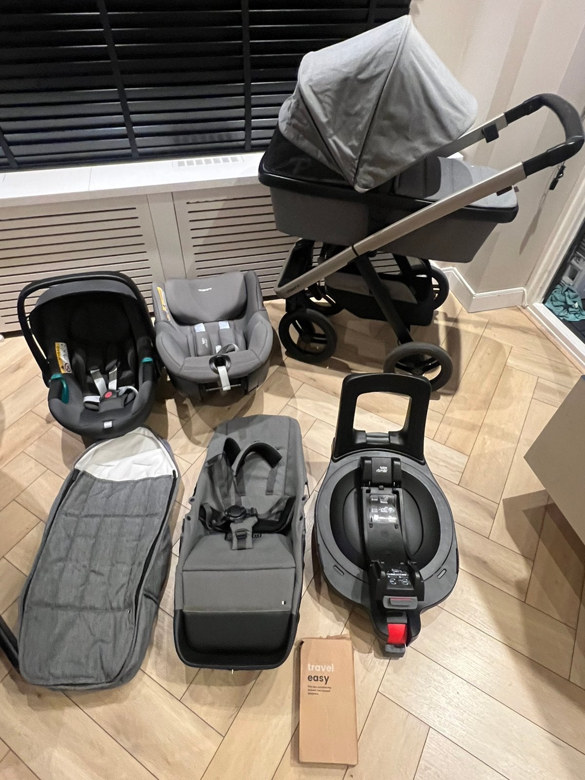 Dubatti two kinderwagen met 2 autostoel+isofix draaibare, Ophalen, Zo goed als nieuw, Overige merken, Met autostoeltje