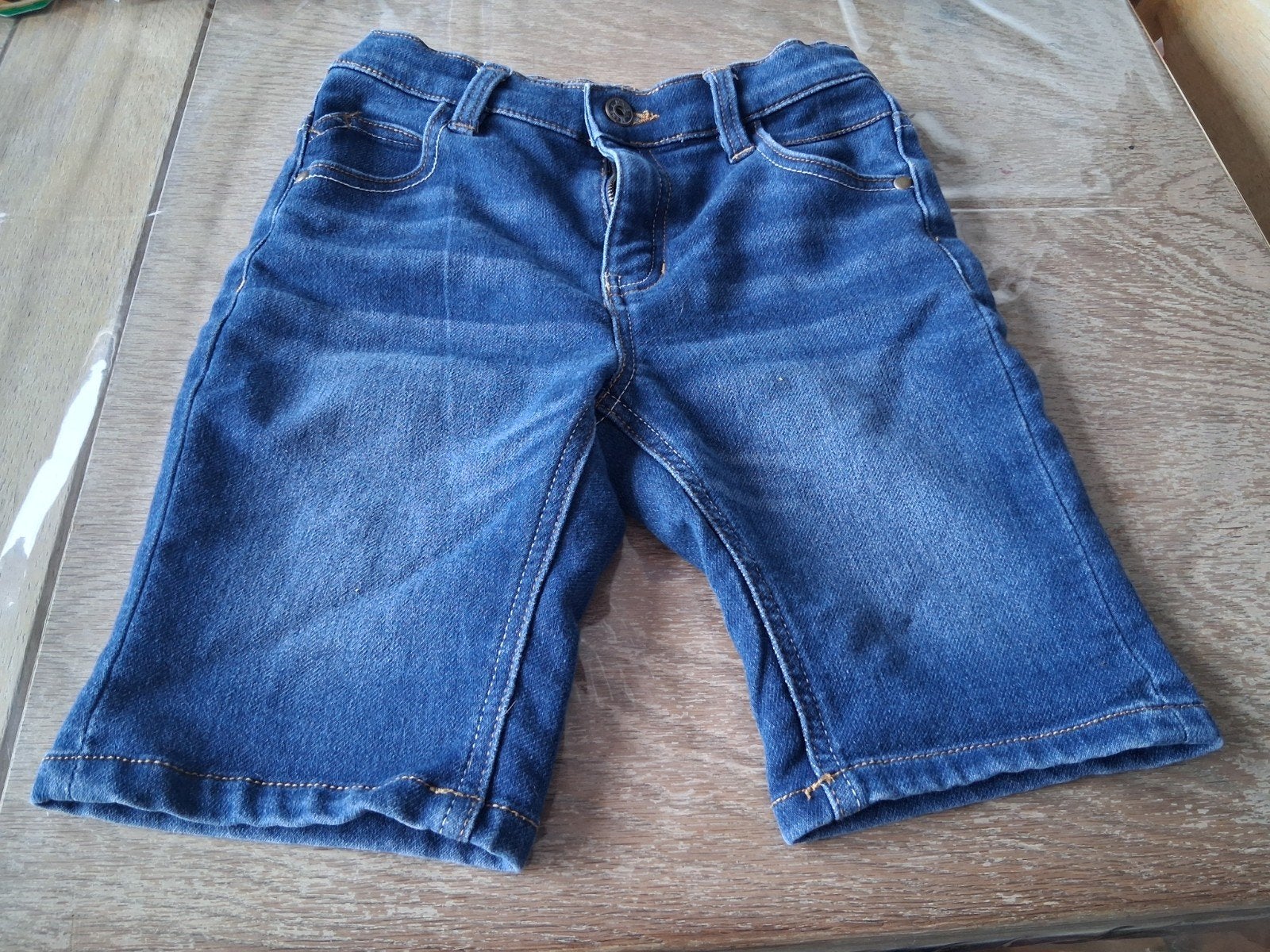 Stoere jongens spijker korte broek maat 134/140, Gebruikt, Onbekend, Jongen, Ophalen