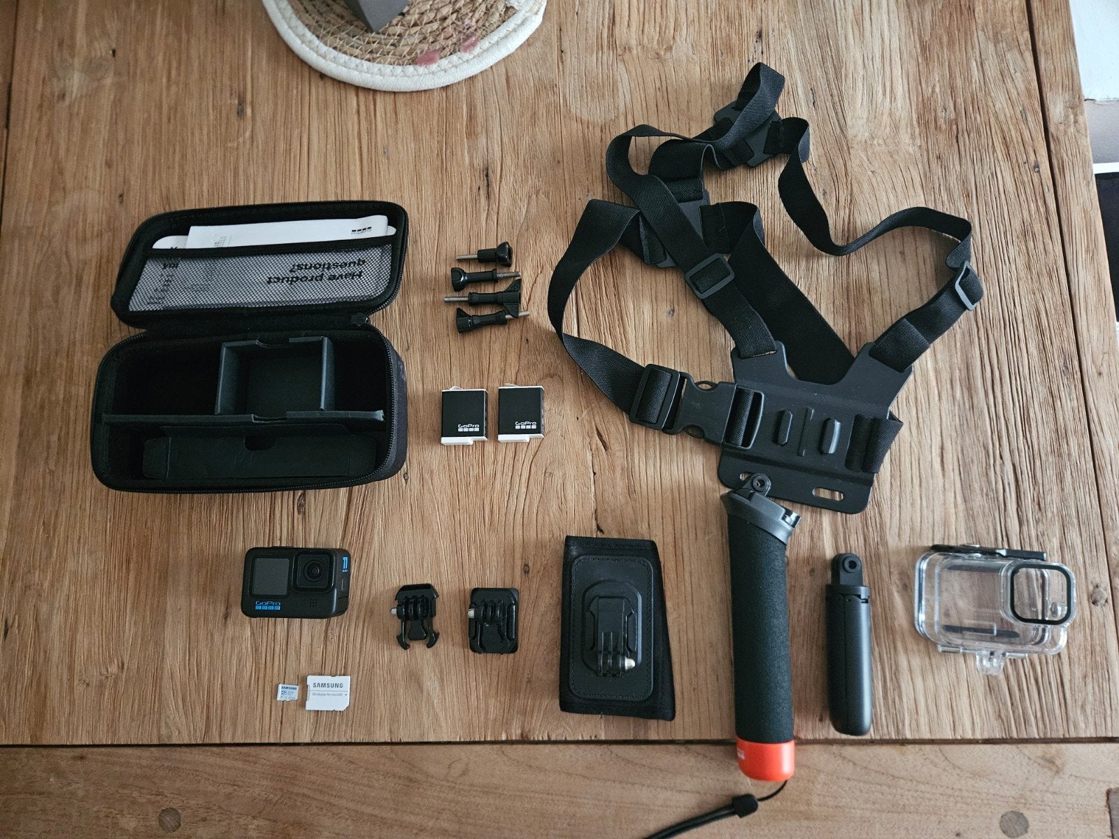 Foto 2 van GoPro HERO11 Black met accessoires