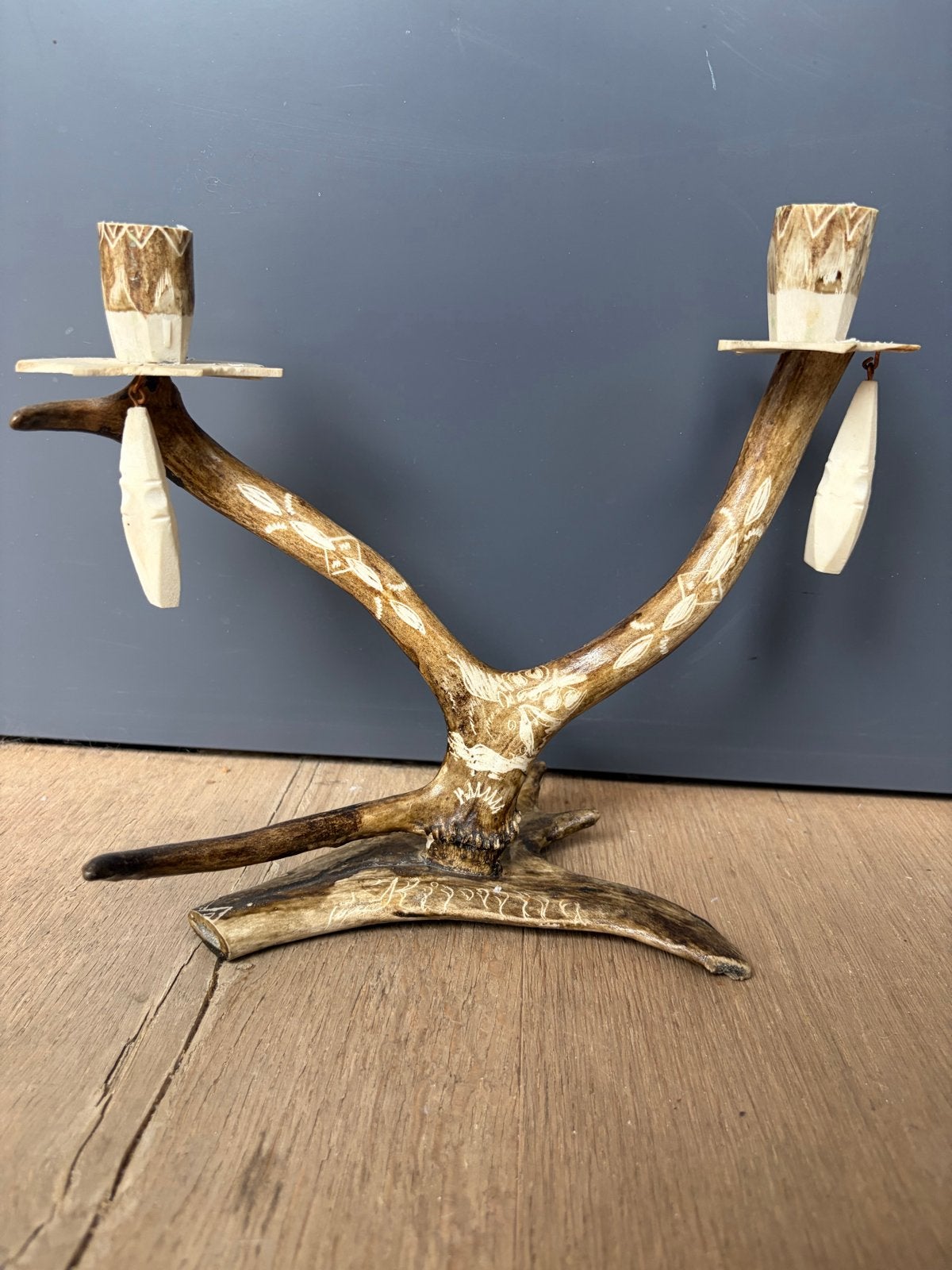 Unieke Gewei Kandelaar - Handgesneden Decoratie, Antiek en Kunst, Ophalen of Verzenden, Overige materialen