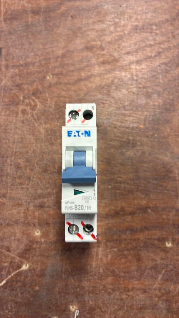installatieautomaat eaton b20, Ophalen of Verzenden, Zo goed als nieuw