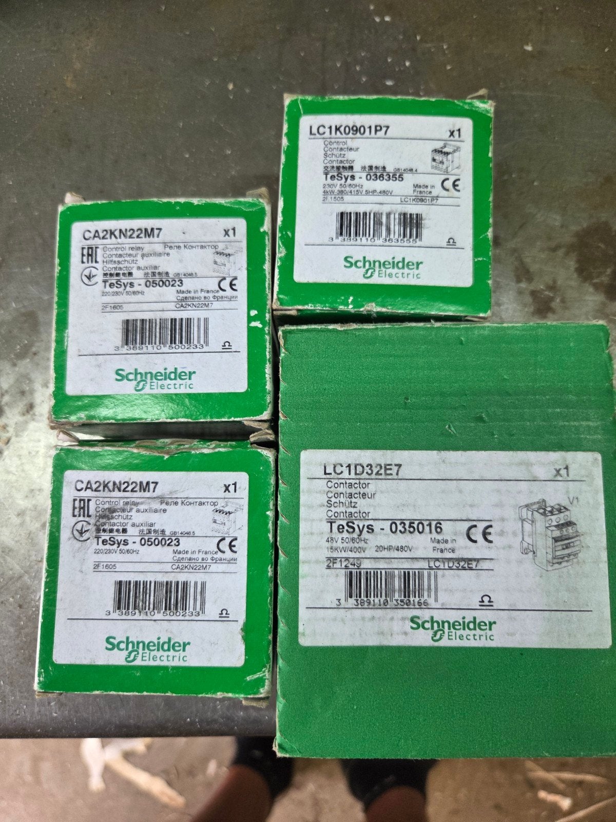 NIEUW 4x Schneider Electric TeSys, Doe-het-zelf en Verbouw, Ophalen of Verzenden, Overige typen