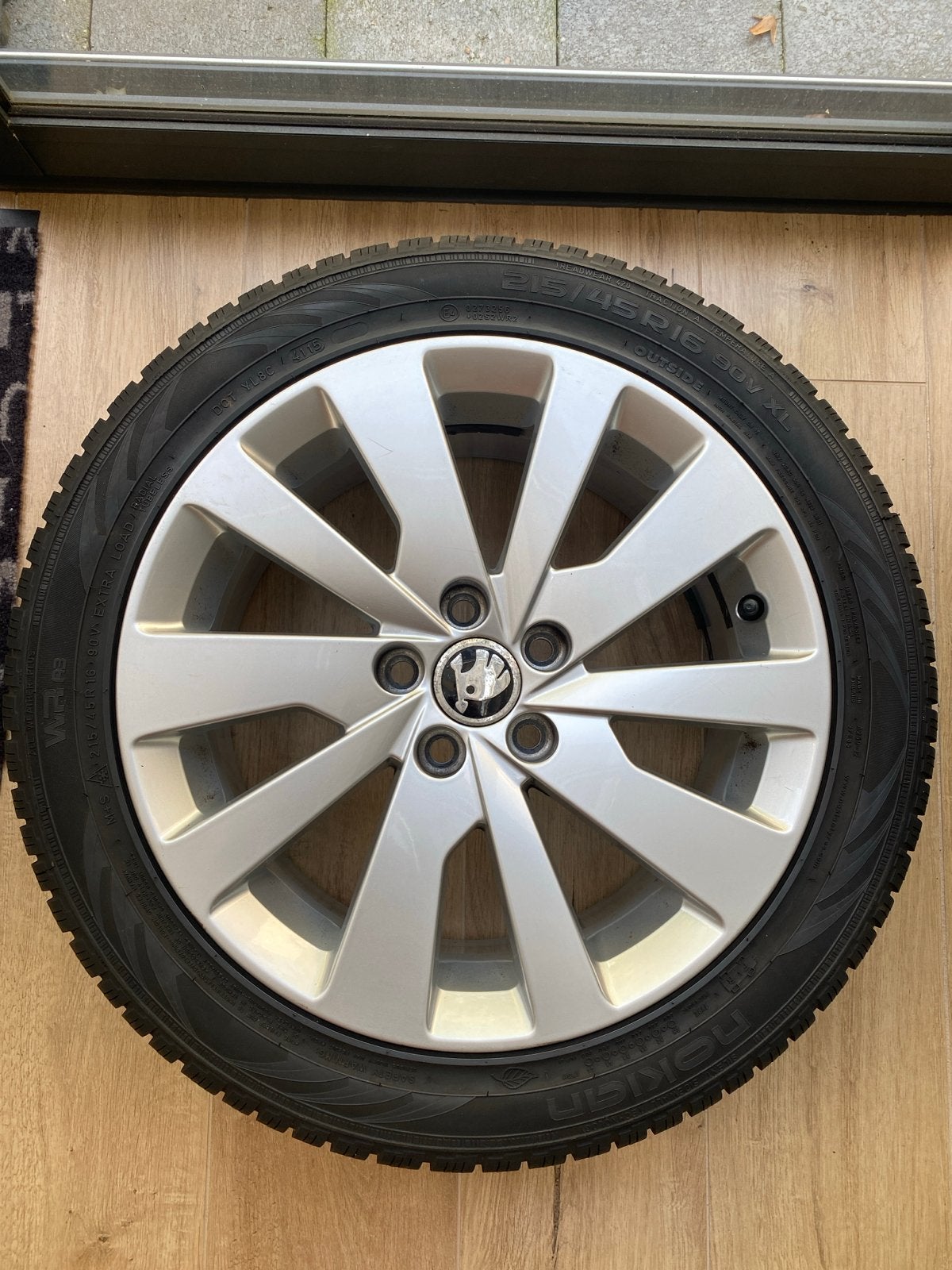 VW Seat Skoda winterbanden set met velgen 215/45R16, Ophalen, 16 inch, Banden en Velgen, Winterbanden