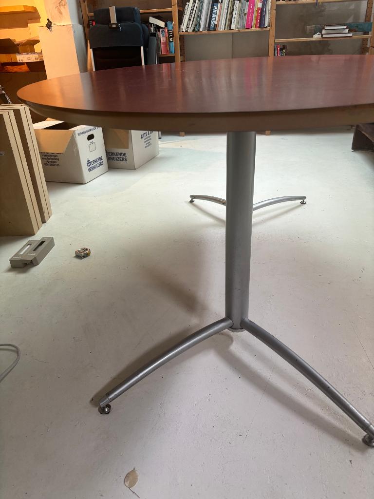 Eet-, werk- vergadertafel, Ophalen, Gebruikt, 100 tot 150 cm, Vijf personen of meer