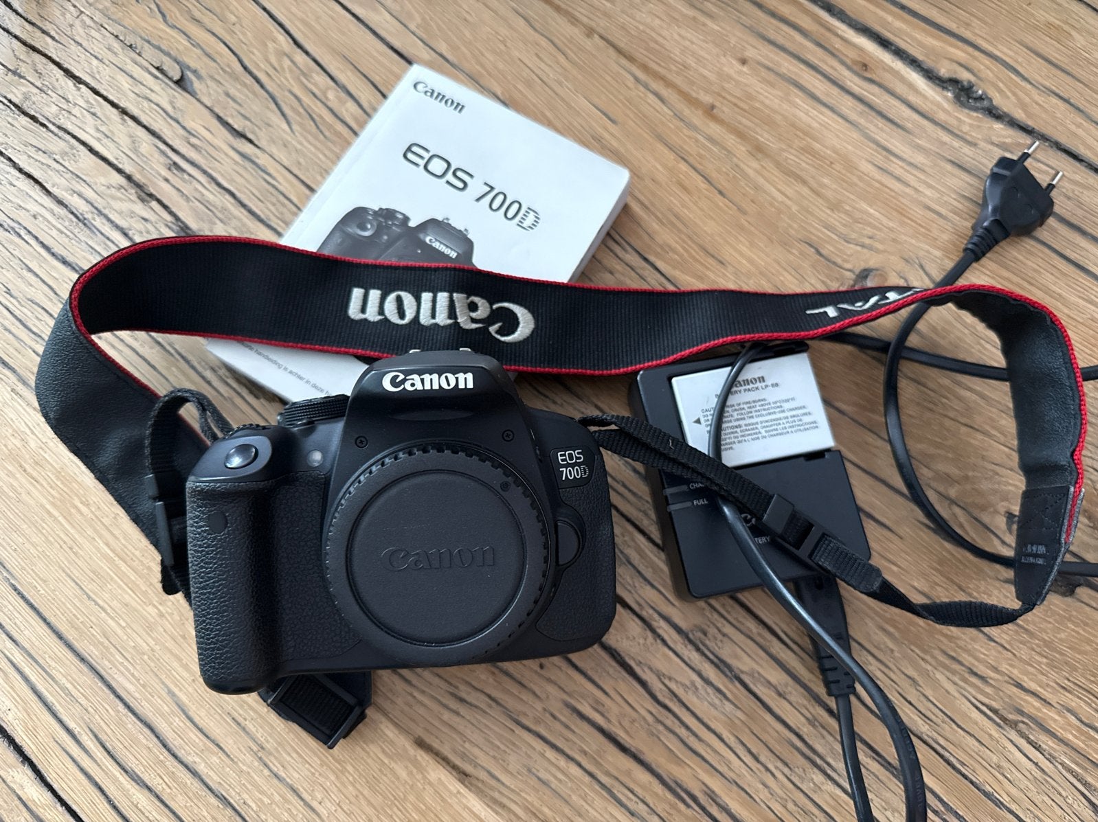 Canon EOS 700D Spiegelreflexcamera met accessoires, Ingebouwde flitser, Gebruikt, Spiegelreflex, Canon