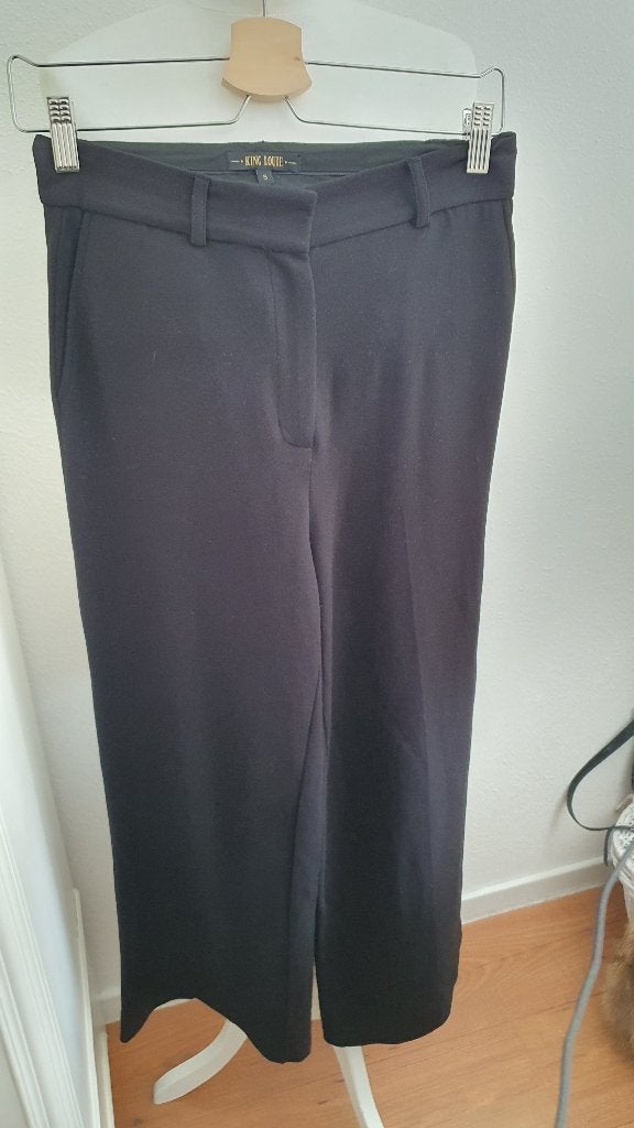Broek: nieuw zwart lang broek merk King Louie maat S, Kleding | Dames, Broeken en Pantalons, Ophalen, Blauw, Nieuw, Maat 34 (XS) of kleiner