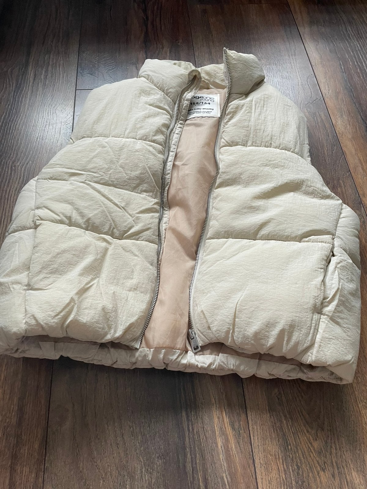 Leuke beige bodywarmer, Kleding | Dames, Bodywarmers, Ophalen, Zo goed als nieuw, Maat 34 (XS) of kleiner, Beige