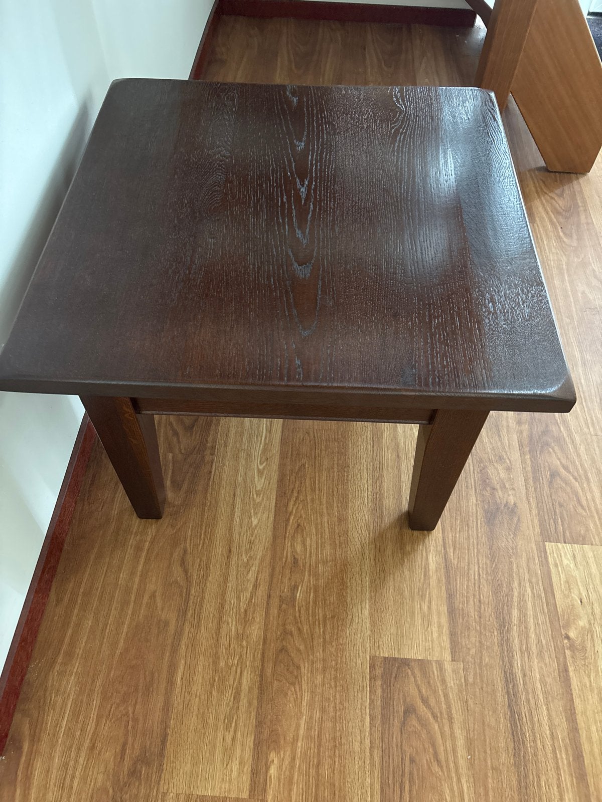 Donkerbruine houten bijzettafel, Ophalen, Gebruikt, 50 tot 100 cm, 50 tot 100 cm