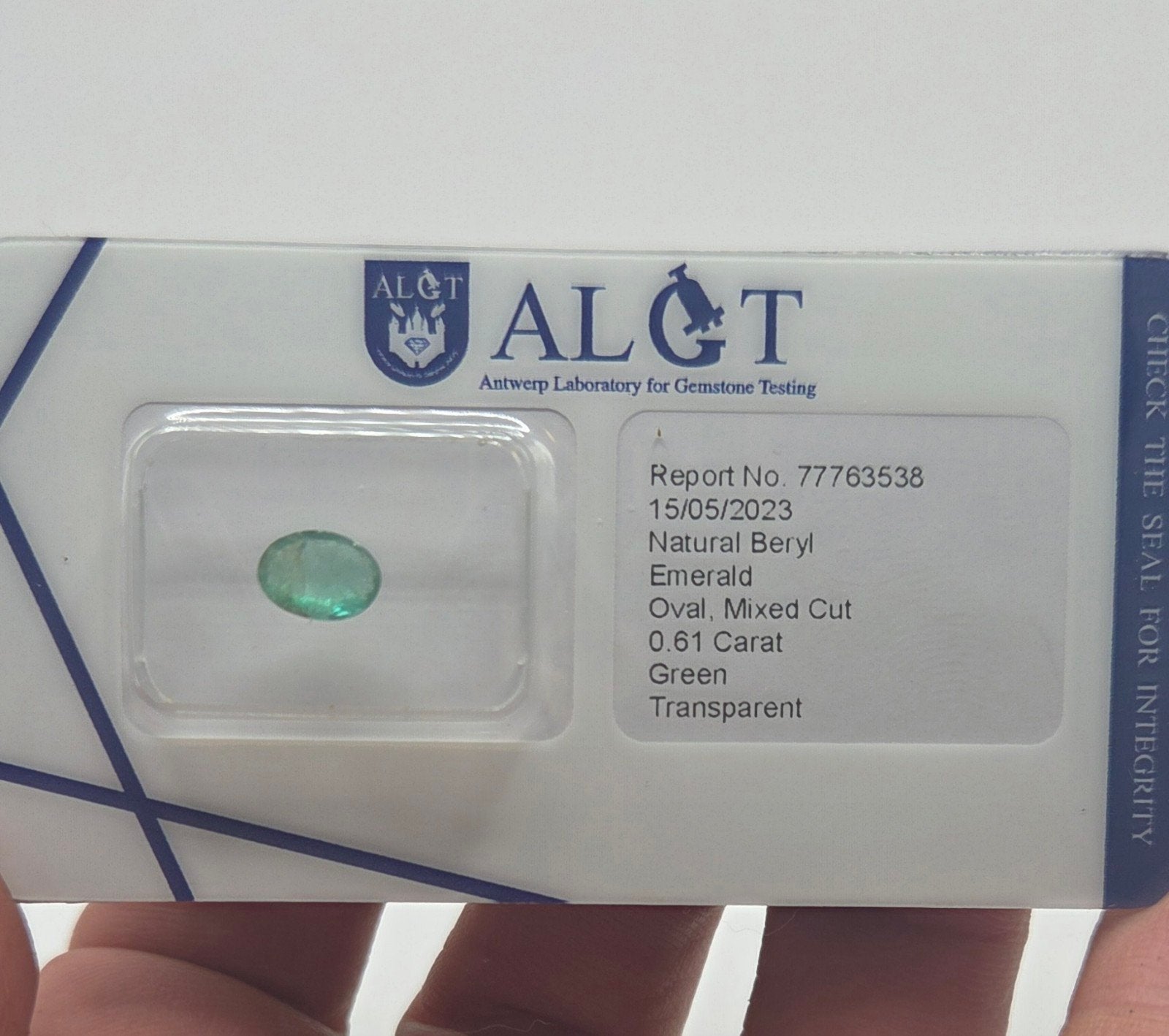 natuurlijke emerald 0.61 kt met certificaat en seal, Ophalen of Verzenden, Nieuw