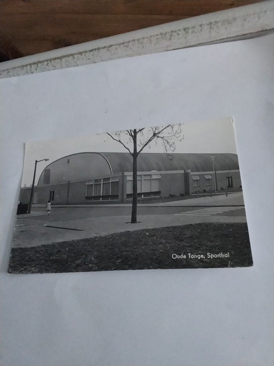 Oude Tonge Sporthal - Zwart-wit ansichtkaart, Ophalen of Verzenden