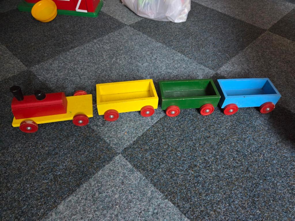 Houten trein met wagons en houten bouwblokken, Ophalen of Verzenden, Gebruikt, Duw- of Trekspeelgoed