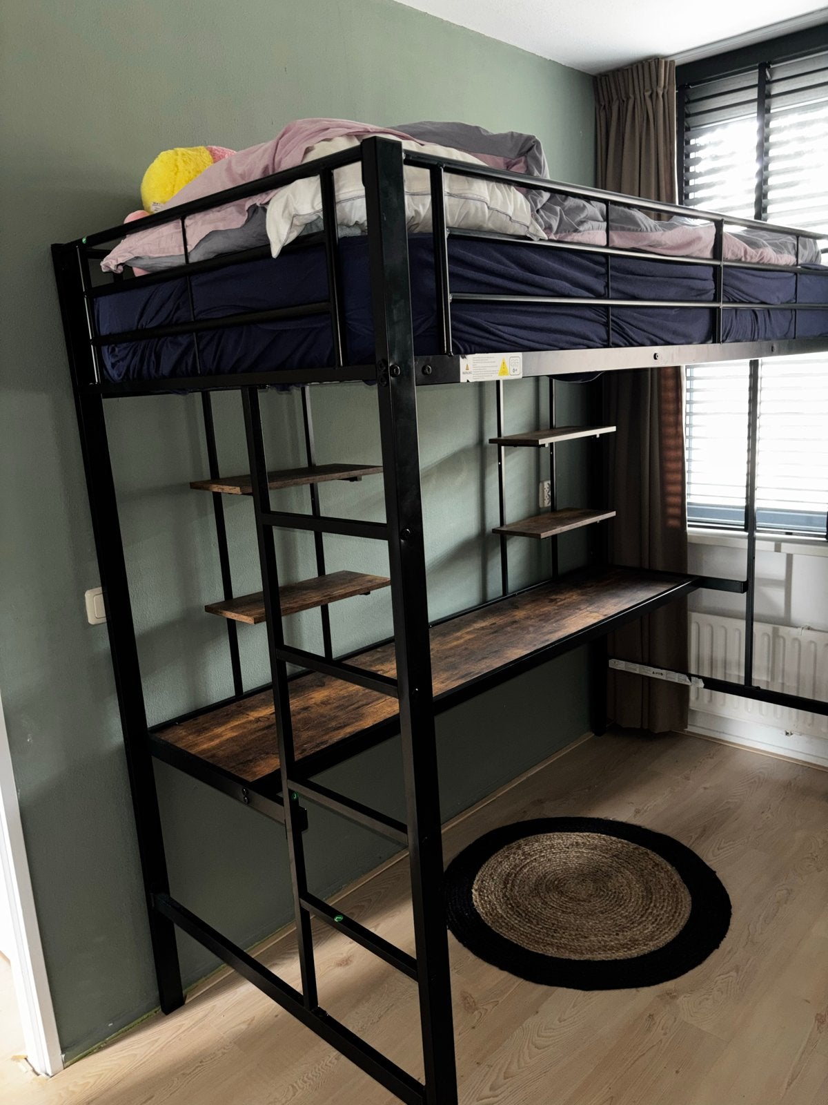 Hoogslaper met bureau en planken - Zwart metaal, Huis en Inrichting, Slaapkamer | Stapelbedden en Hoogslapers, Ophalen, Eenpersoons