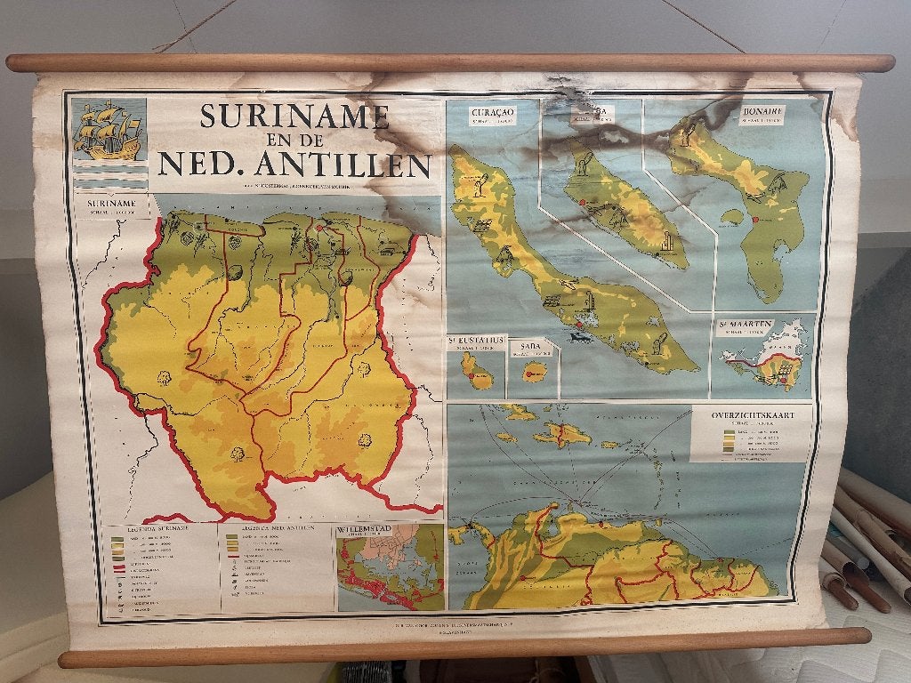 Schoolkaart Suriname en Ned. Antillen, Antiek en Kunst, Antiek | Schoolplaten, Ophalen of Verzenden, Natuur en Biologie