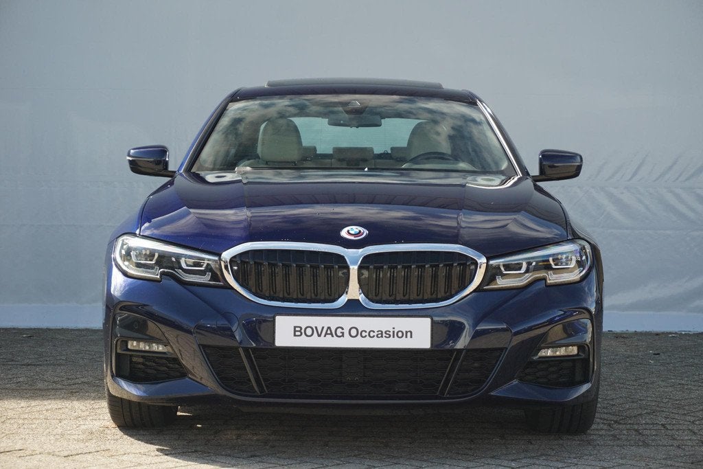 BMW 3 Serie Sedan 320e High Executive M Sportpakket 19'' / S, Achterwielaandrijving, Gebruikt, 4 cilinders, Blauw