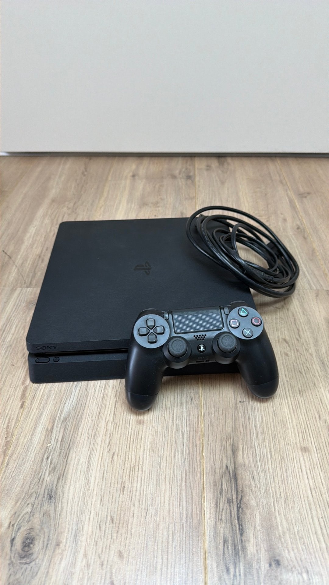 Playstation 4 slim 1TB met garantie bundel, Spelcomputers en Games, Amsterdam, Ophalen of Verzenden, Zo goed als nieuw, Sony