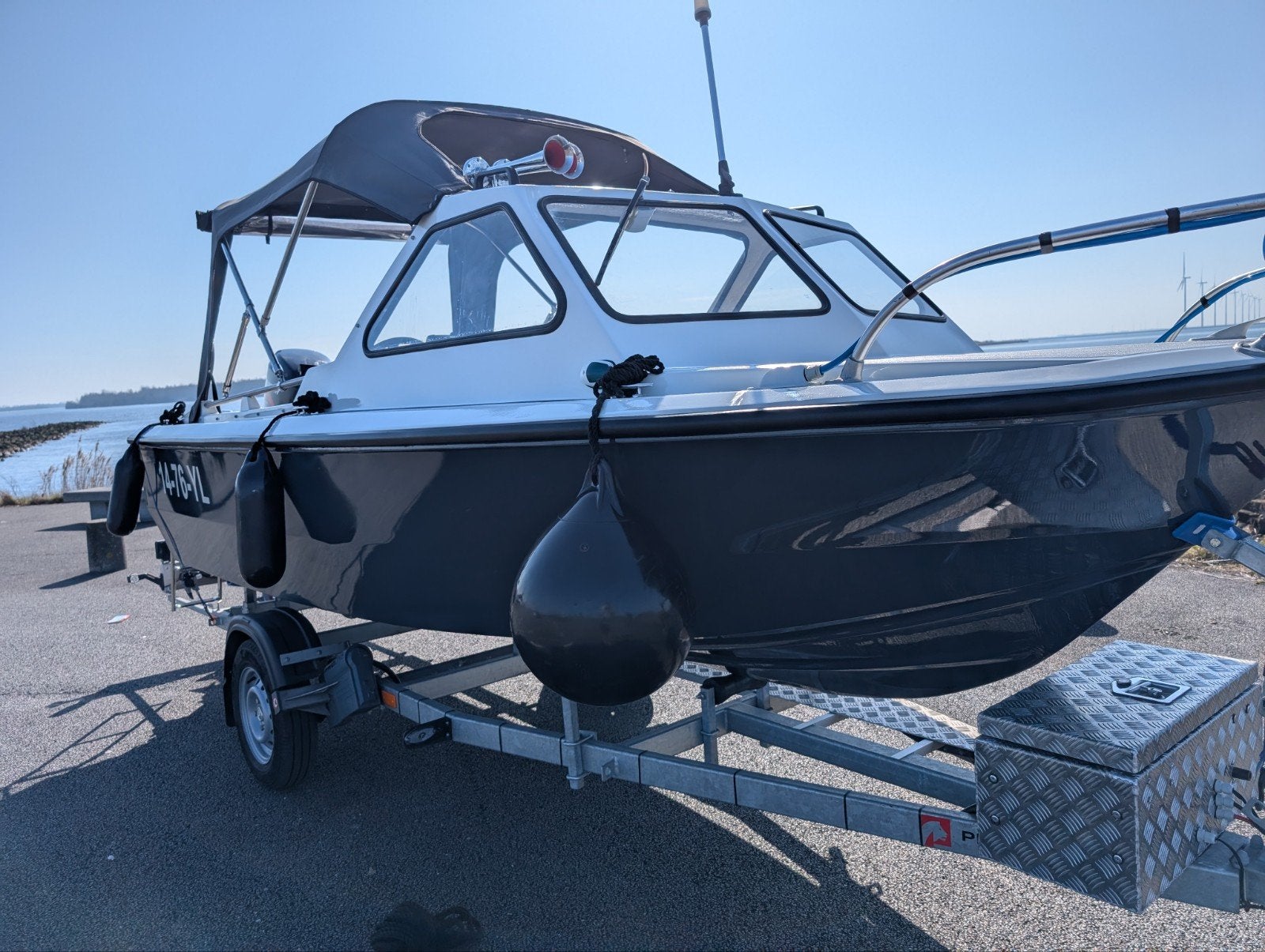 Stabiele vis-/toerboot met Mercury 60pk en nieuwe trailer, Benzine, Overige merken, Gebruikt, Buitenboordmotor