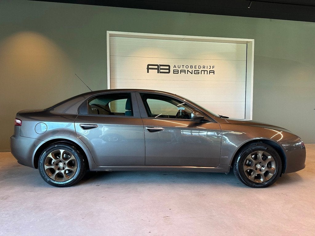 Alfa Romeo 159 2.2 JTS CORPORATE-uitv|CLIMA AIRCO|LM-VELG|CR, Auto's, Alfa Romeo, Voorwielaandrijving, Parkeersensor, Gebruikt