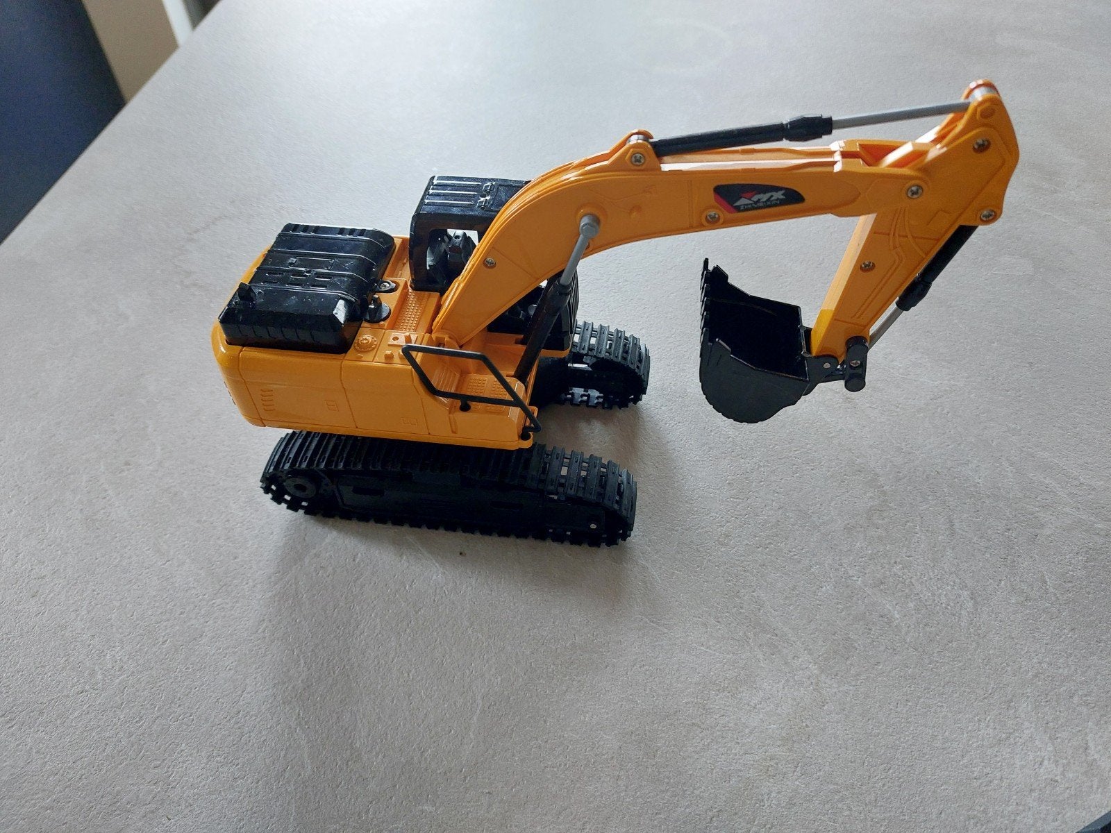 Elektrisch graafmachine met controller, Ophalen, Zo goed als nieuw, Afstandsbediening