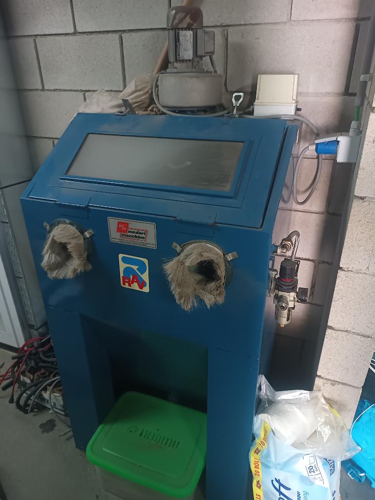 Zandstraalcabine straalcabine zand straal cabine afzuiging, Ophalen, Gebruikt