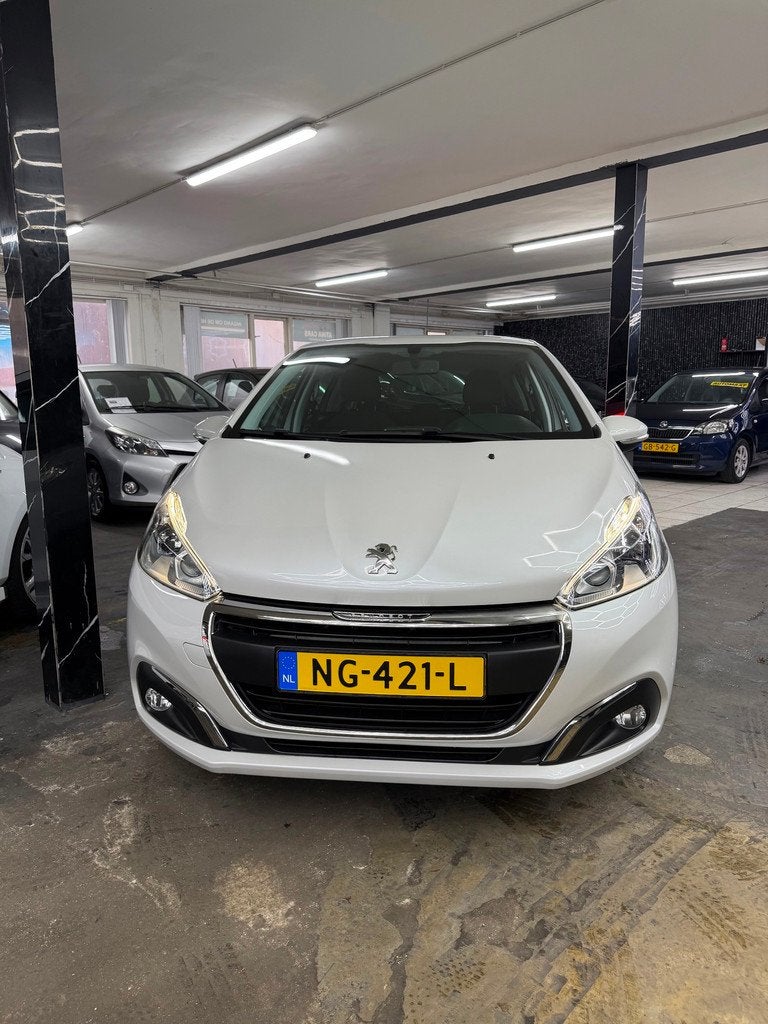 Peugeot 208 1.2 PureTech Blue Lion 1e eigenaar dealer onderh, Auto's, Peugeot, Voorwielaandrijving, Gebruikt, 1199 cc, 82 pk