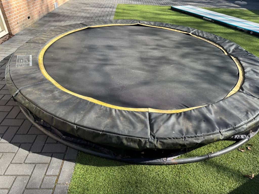 Trampoline met frame voor in de grond, Ophalen, Zo goed als nieuw
