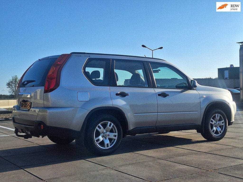 Nissan X-Trail €3850,-2.0 XE AIRCONDITION TREKHAAK APK NAP, Auto's, Nissan, Voorwielaandrijving, Stof, Gebruikt, 4 cilinders