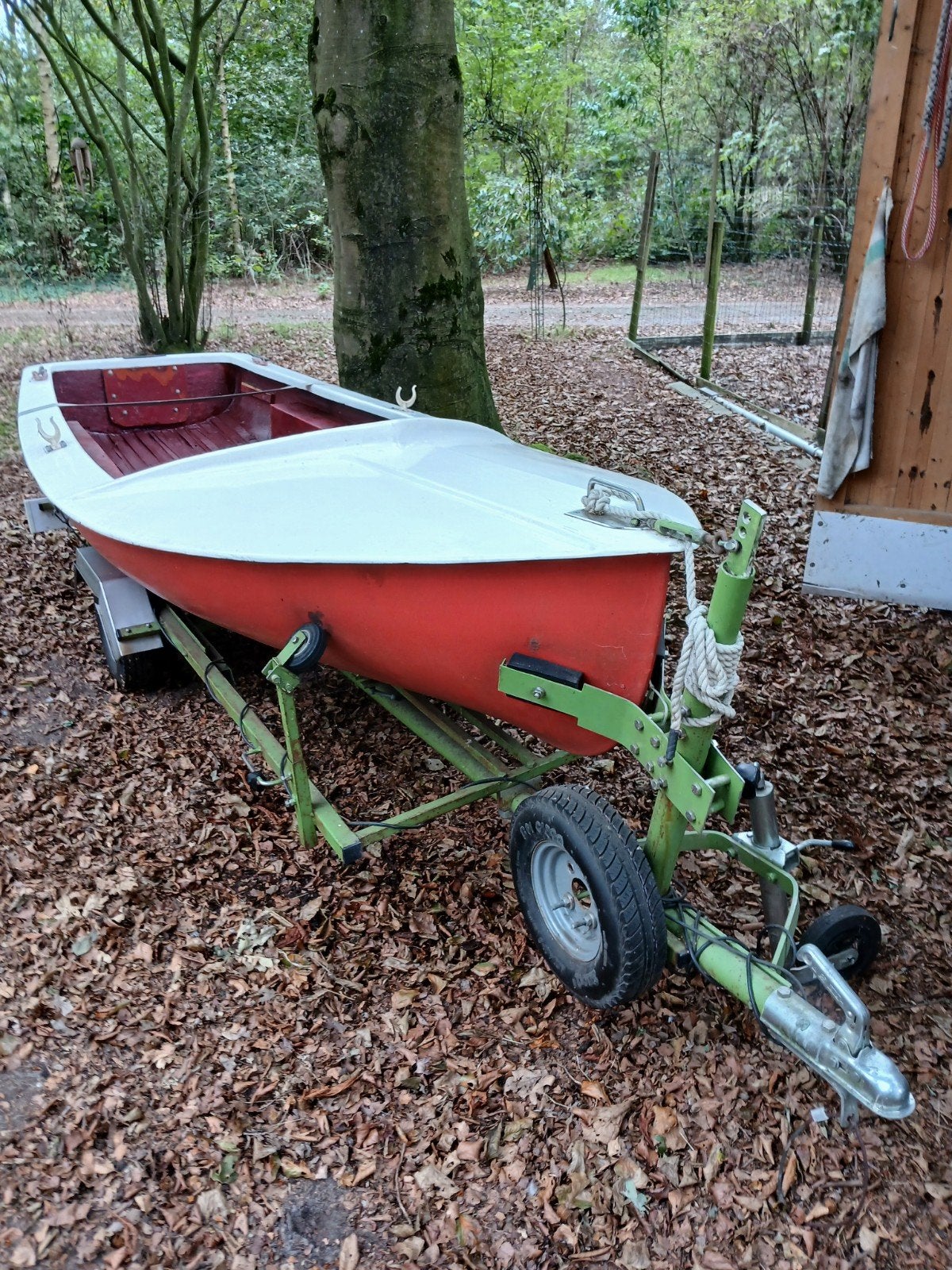 Roeiboot 354x140cm met roeispanen , compleet op  trailer., Ophalen