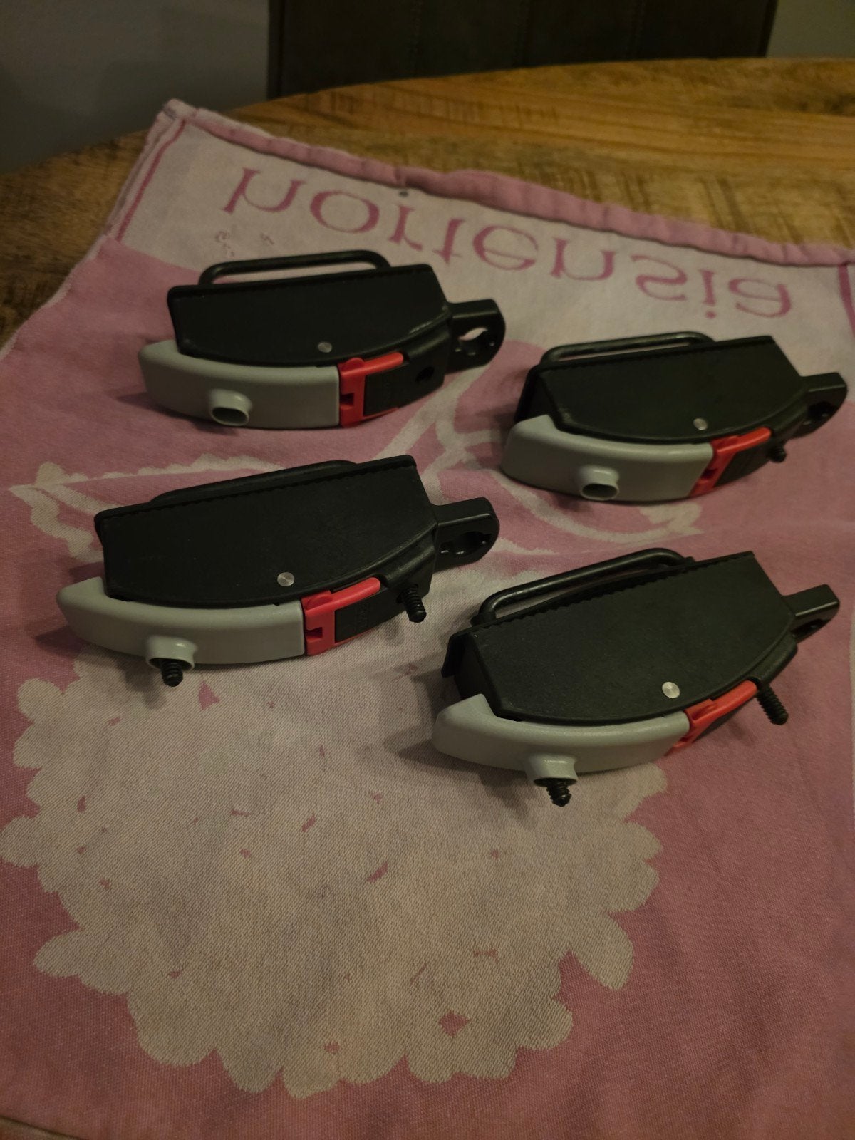Thule Easysnap beugelset voor dakkoffer (4 stuks), Auto diversen, Ophalen of Verzenden, Gebruikt