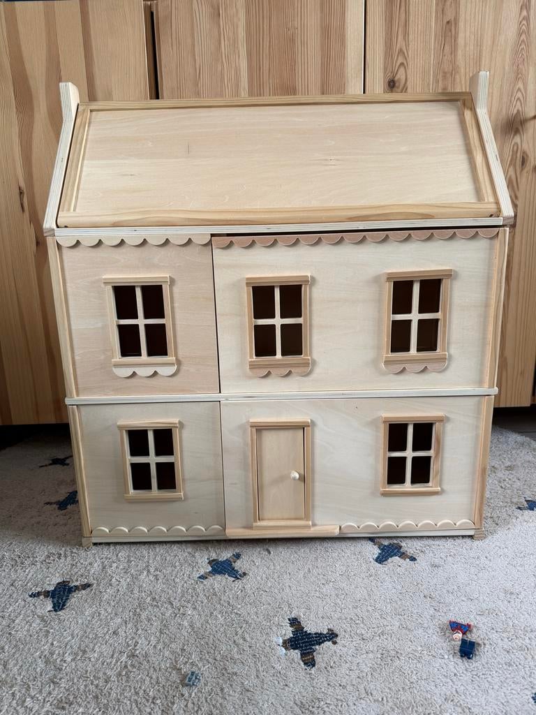 Houten Poppenhuis Petite Amélie - Zo goed als nieuw, Kinderen en Baby's, Speelgoed | Poppenhuizen, Ophalen of Verzenden, Zo goed als nieuw