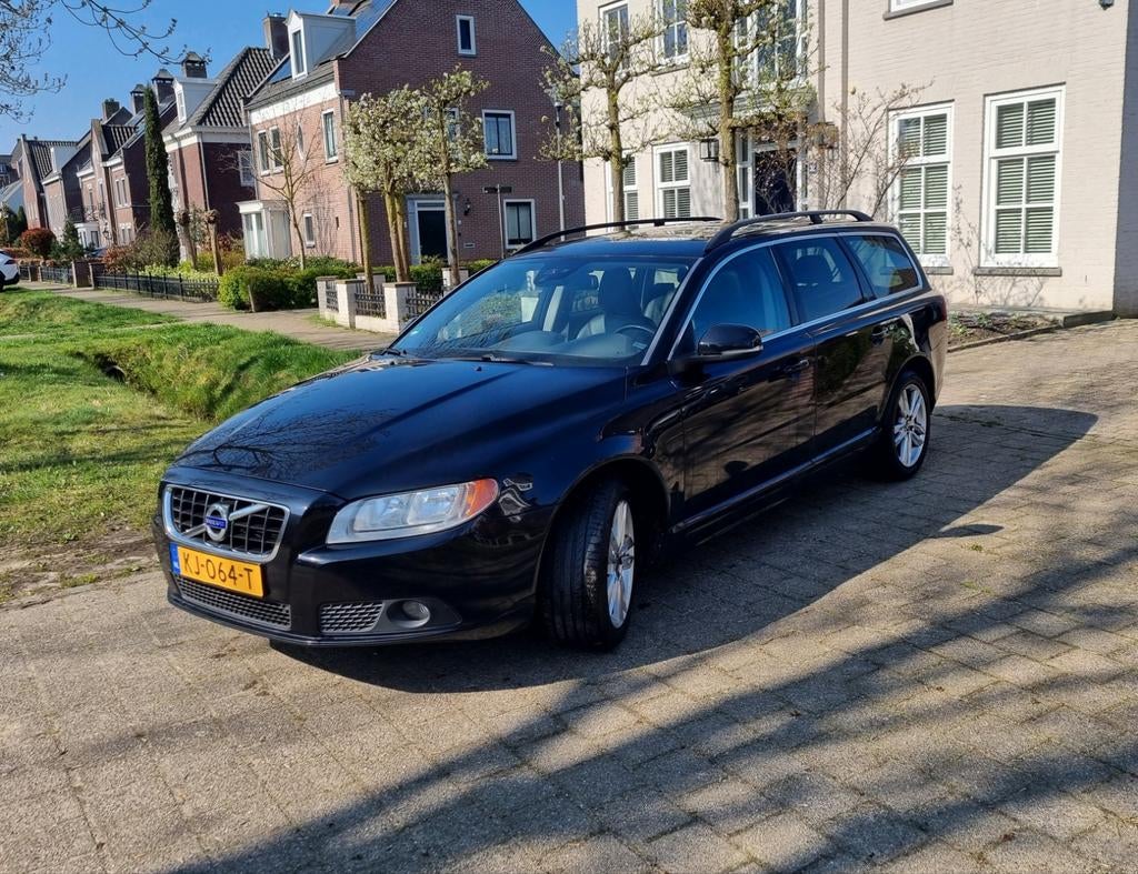Volvo V70 D3 Momentum Zwart, Voorwielaandrijving, Euro 5, 1566 kg, Zwart
