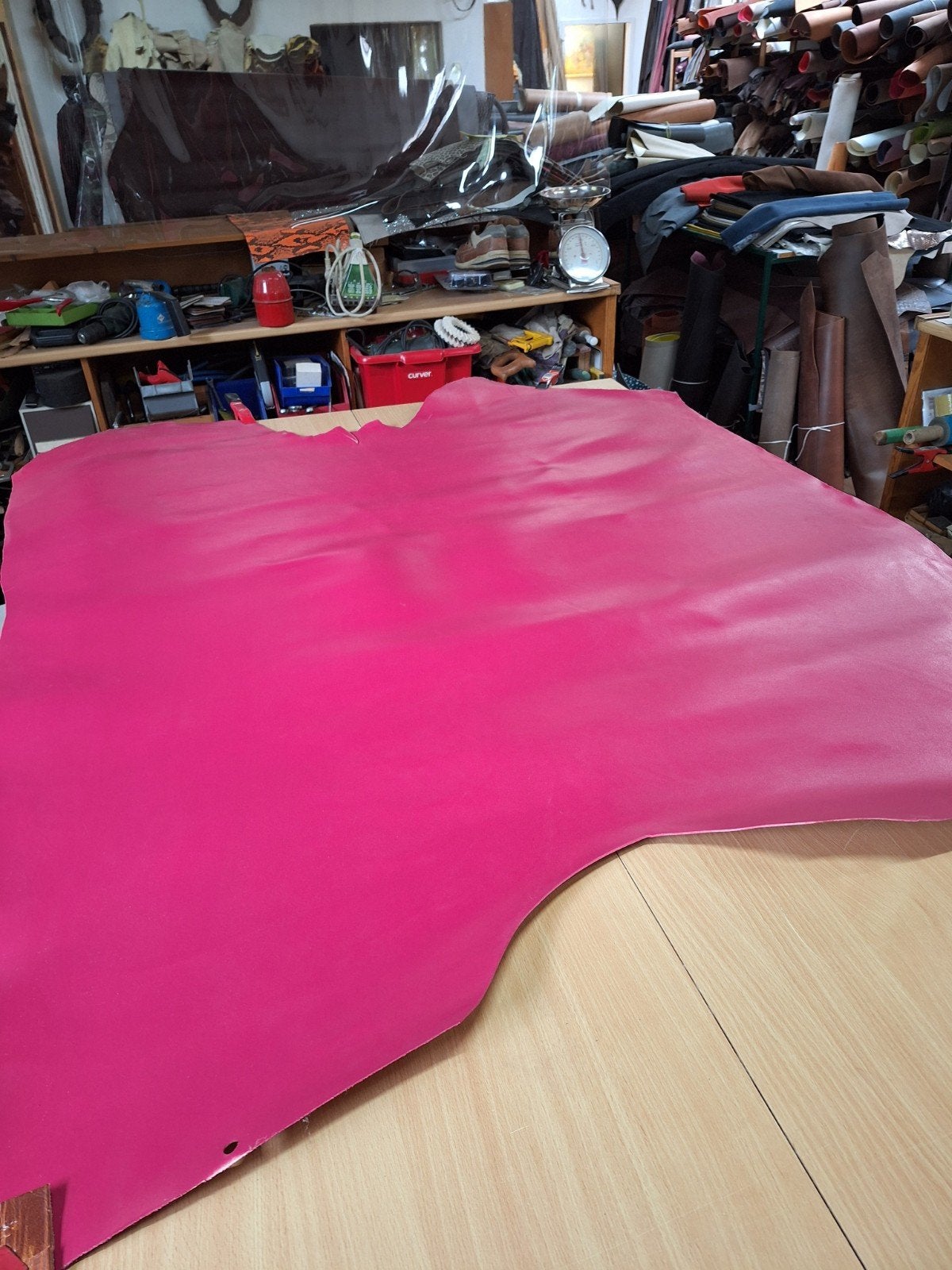 Grootte Huid Split Tuigleder, Hele of HALVE HUID., 120 cm of meer, Leer of Kunstleer, Nieuw, Ophalen of Verzenden