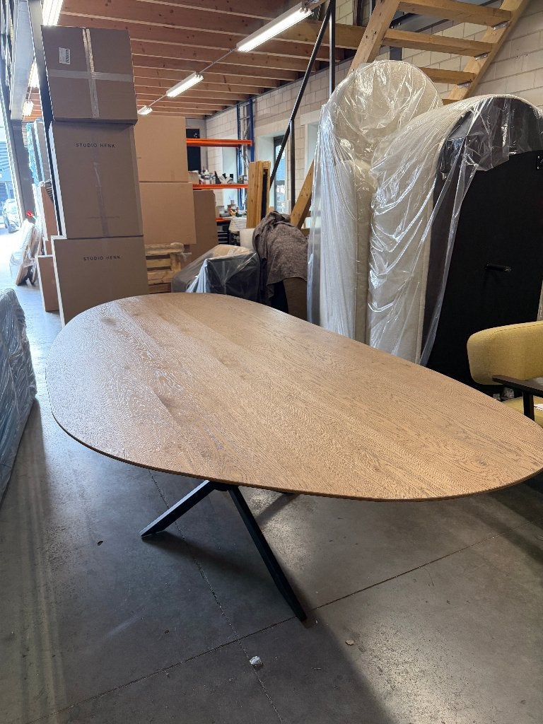 Organische, eikenhouten eettafel Dyyk 270cm, Huis en Inrichting, Tafels | Eettafels, Ophalen, 100 tot 150 cm, Eikenhout, Vijf personen of meer