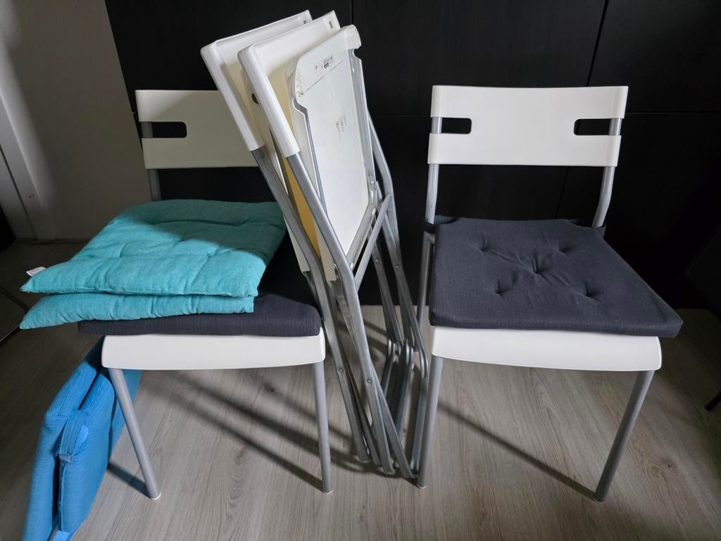 4 Ikea stoelen met kussens, waarvan 2 inklapbaar, Huis en Inrichting, Stoelen, Ophalen, Gebruikt, Stof, Wit