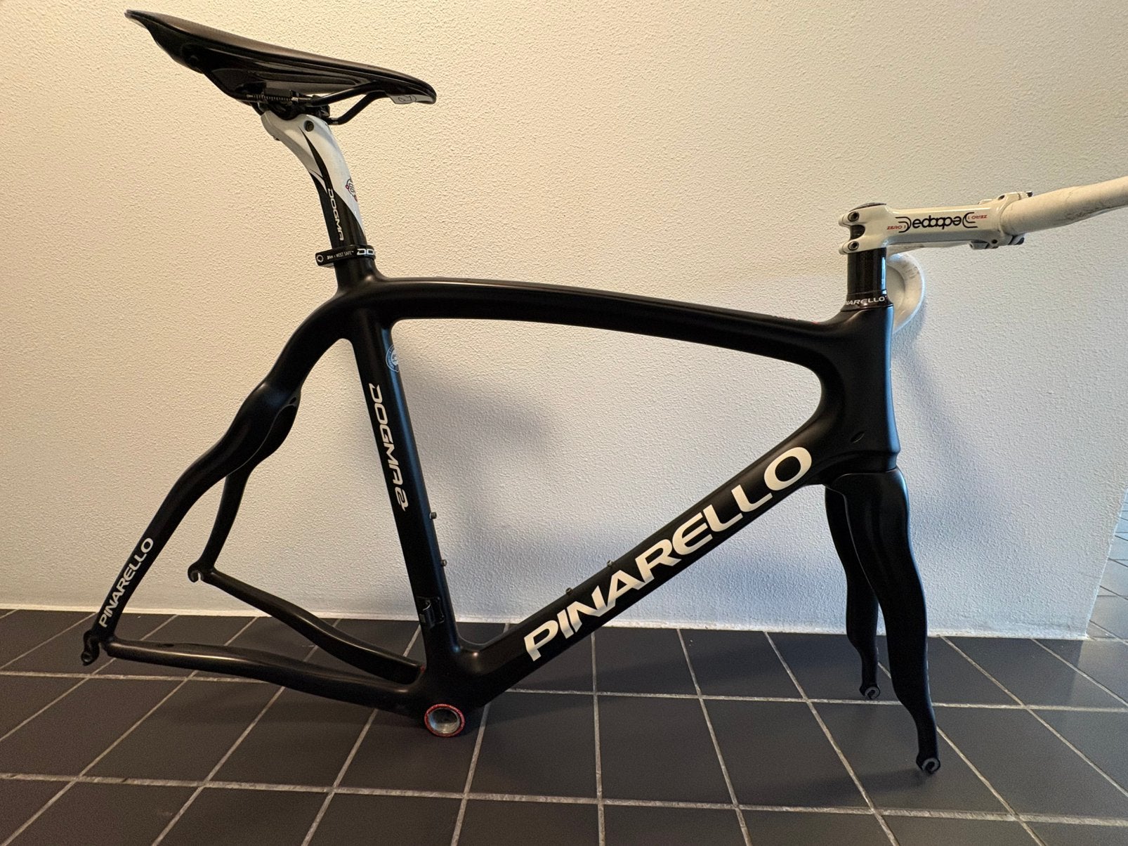 Pinarello Dogma 60.1 carbon size 56 2012 model mat zwart, Fietsen en Brommers, Fietsonderdelen, Ophalen, Gebruikt, Frame, Carbon