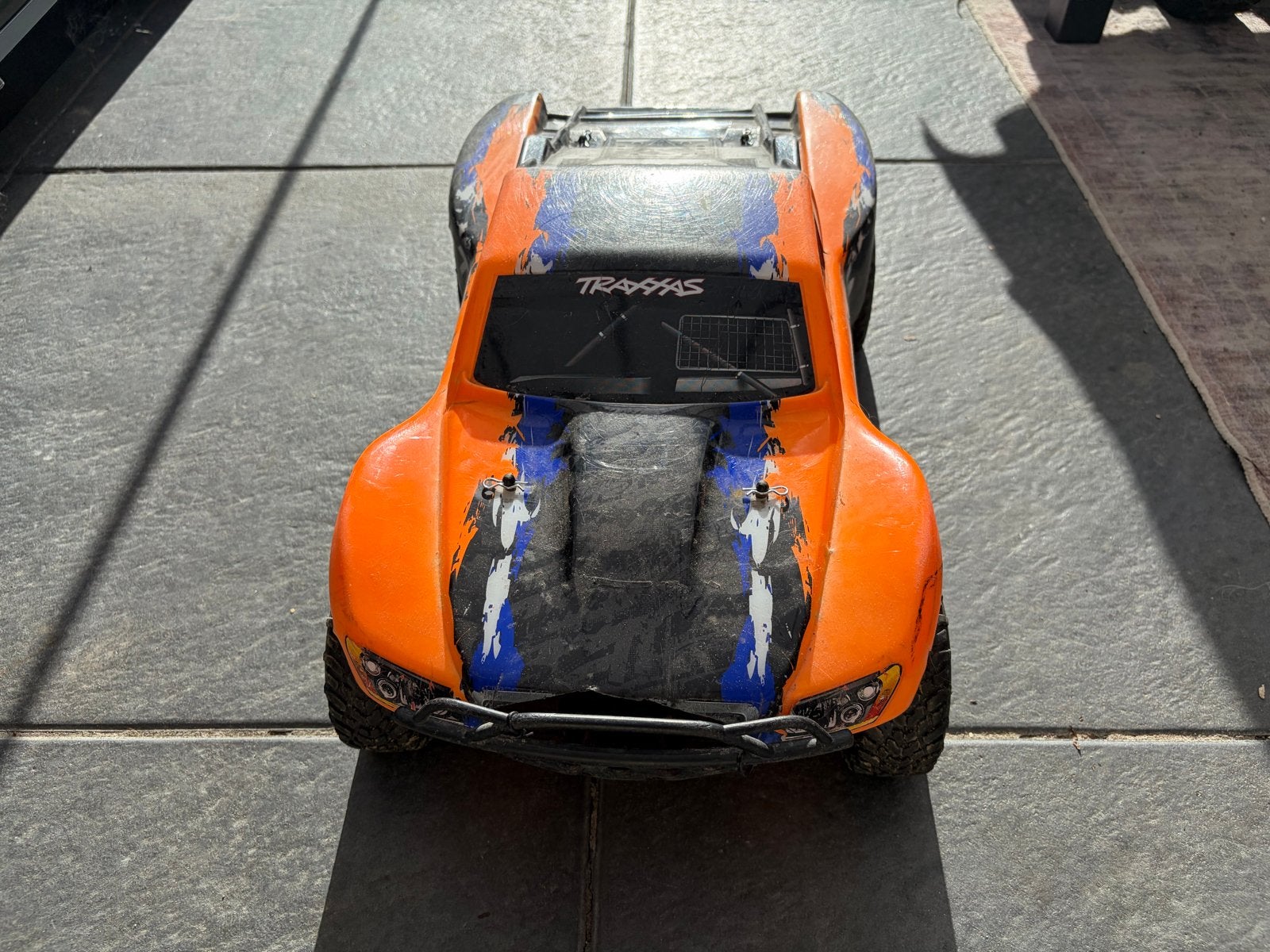 Traxxas Slash RC auto - Exclusief accu, Gebruikt, Auto offroad, Schaal 1:10, RTR (Ready to Run)