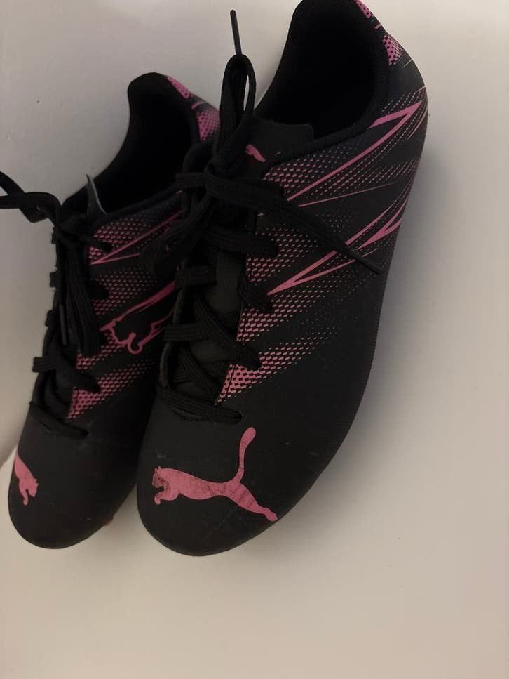Voetbalschoenen maat 36, Maat XS of kleiner, Schoenen, Ophalen of Verzenden, Zo goed als nieuw