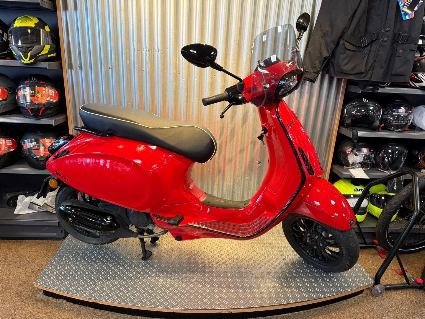 Vespa Sprint 45km (Demomodel!) (Aanbieding 5999,- naar 4999,, Fietsen en Brommers, -, Maximaal 45 km/u, -, Vespa S