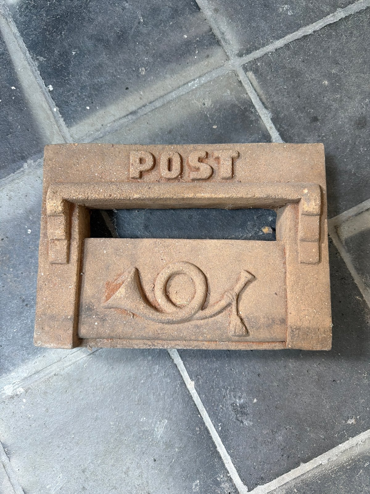 Originele Art Deco brievenbus tegel uit de jaren '30, Tuin en Terras, Overige materialen, Nieuw, Ophalen of Verzenden, Wandbrievenbus