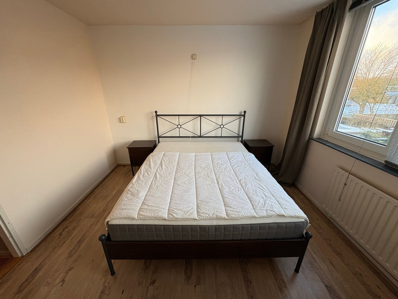IKEA Musken bed 160x200 met 2 nachtkastjes, Ophalen, Gebruikt, Zwart, Tweepersoons