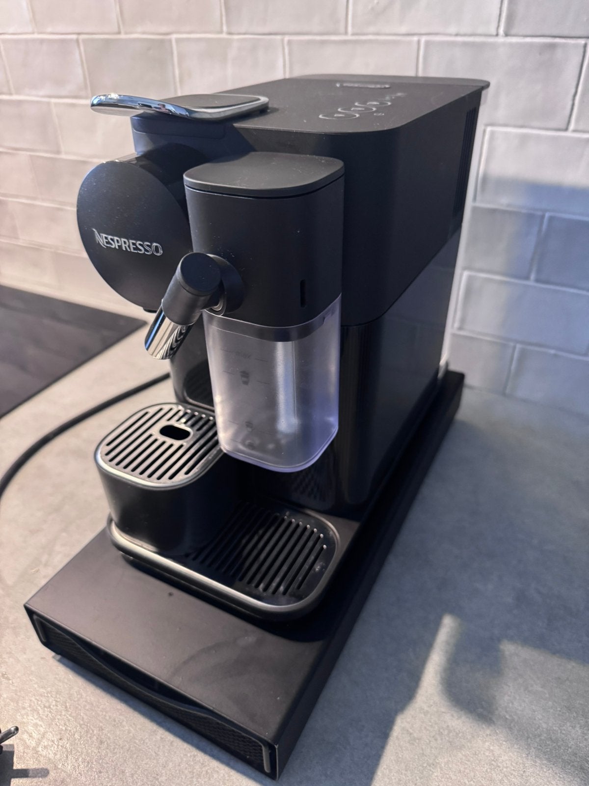 Delonghi Nespresso Koffiemachine, Overige typen, Koffiemachine, Ophalen of Verzenden, Zo goed als nieuw