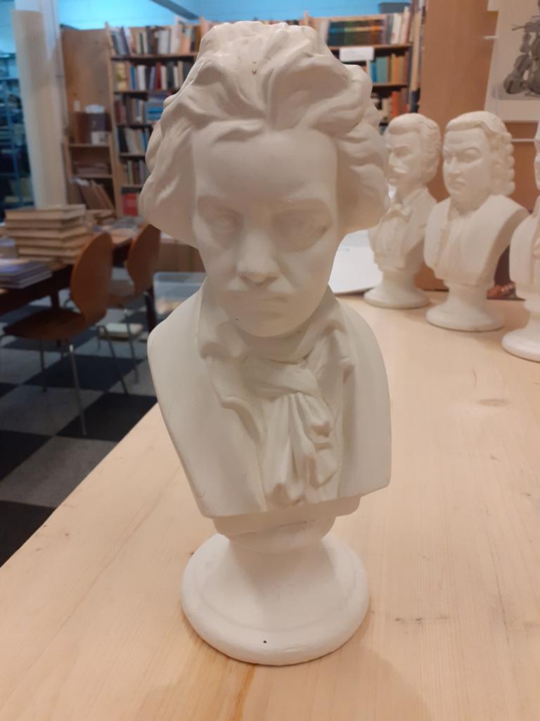 Witte Buste van Ludwig van Beethoven, Antiek en Kunst, Kunst | Beelden en Houtsnijwerken, Buste, Gips, Man, 20 - 50 cm, Europa