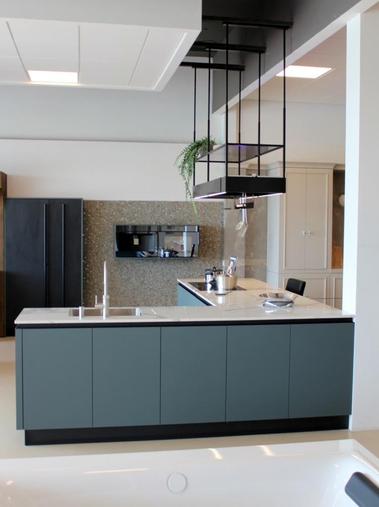 MB-3 Unieke high-end designkeuken met kookeiland, Huis en Inrichting, Ophalen, Lübbecker Straße 119 32278 Kirchlengern Duitsland