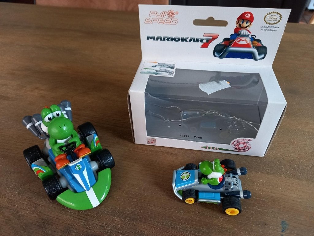 Nintendo Mario Kart 7 Pull & Speed Yoshi + Grote Pull Back, 1 speler, Racen en Vliegen, Ophalen of Verzenden, Zo goed als nieuw