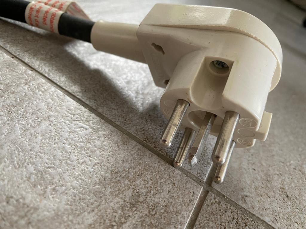 Perilex stekker met snoer 75cm en aansluitoogjes, Ophalen of Verzenden, Zo goed als nieuw