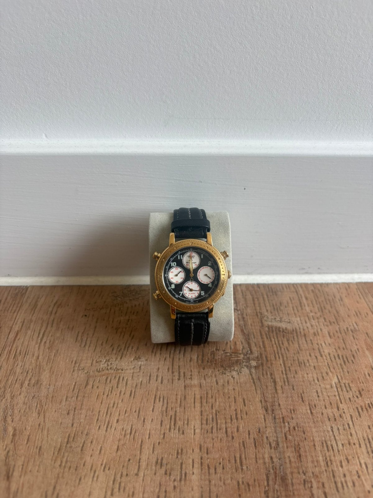 Seiko 7T34-8A00 Vintage Chronograph Alarm Quartz, Leer, Polshorloge, Ophalen of Verzenden, Zo goed als nieuw