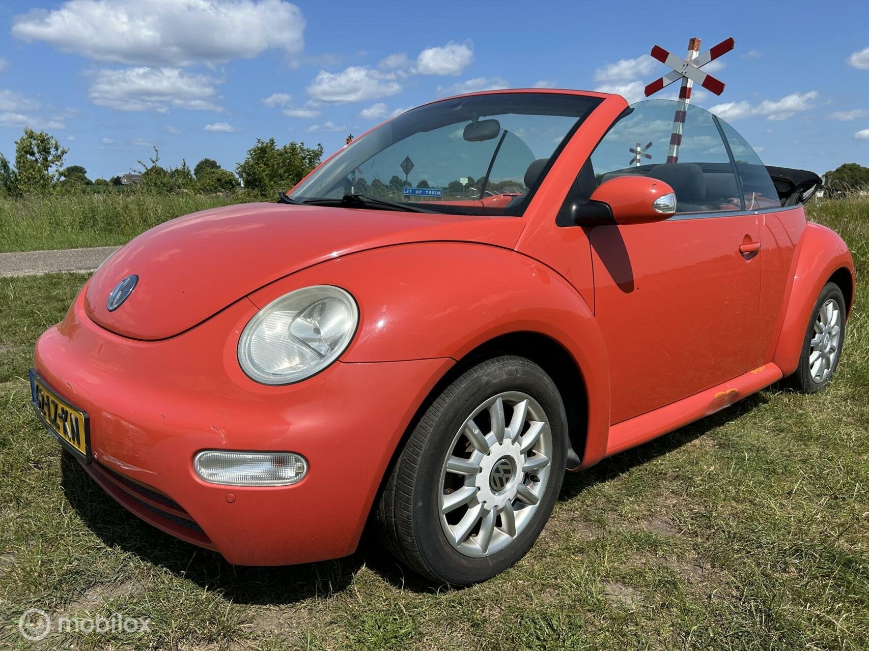 Volkswagen New Beetle Cabriolet 1.6 NIEUWE APK Stoelverwarmi, Stof, Beetle (Kever), Cabriolet, Handgeschakeld