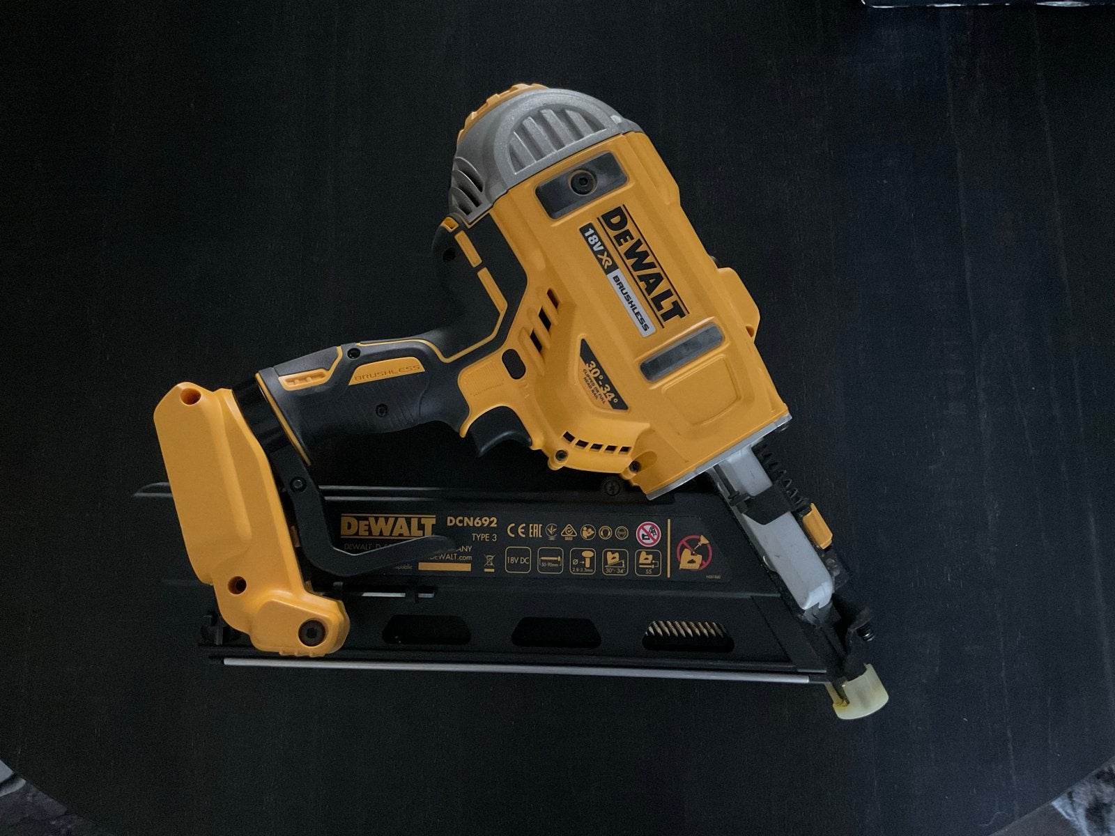 DeWalt DCN692 18V XR Brushless Spijkerpistool met spijkers, Ophalen of Verzenden, Zo goed als nieuw, Tacker/nietmachine, DeWalt