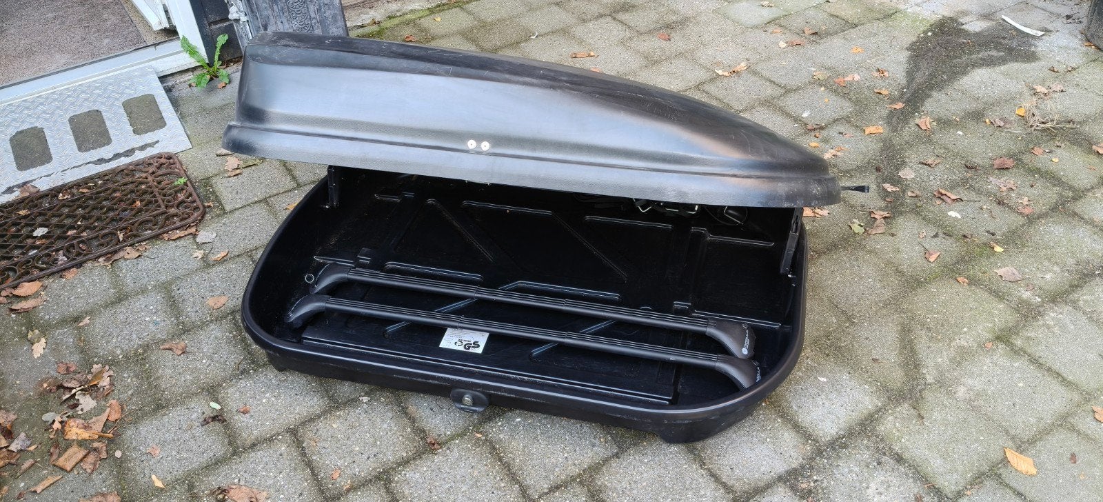 Dakkoffer 320L met slot en Modula dakdragers Kia E-Soul, Ophalen